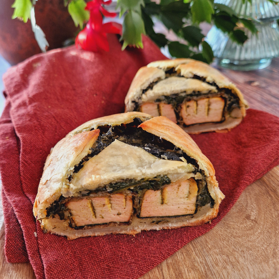Vegan ‘zalm’-Wellington met saffraansaus
